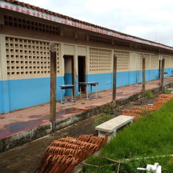 Escola onde parte do teto desabou completa um ano interditada