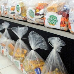 Parceria vai atender 300 famílias santanenses com cestas de alimentos