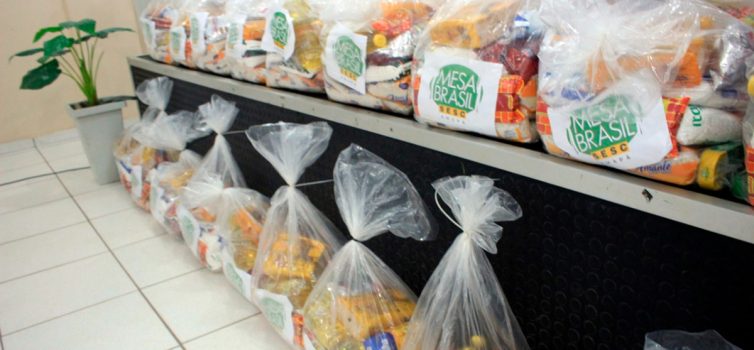 Parceria vai atender 300 famílias santanenses com cestas de alimentos