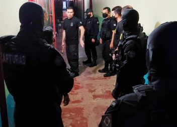 Polícia Civil apreende celulares em celas de presos investigados por estelionato