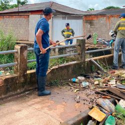 Prefeitura de Santana intensifica limpeza de canais para evitar alagamentos